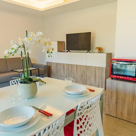 Garda Hideaway - Italian Homing Apartment Peschiera del Garda